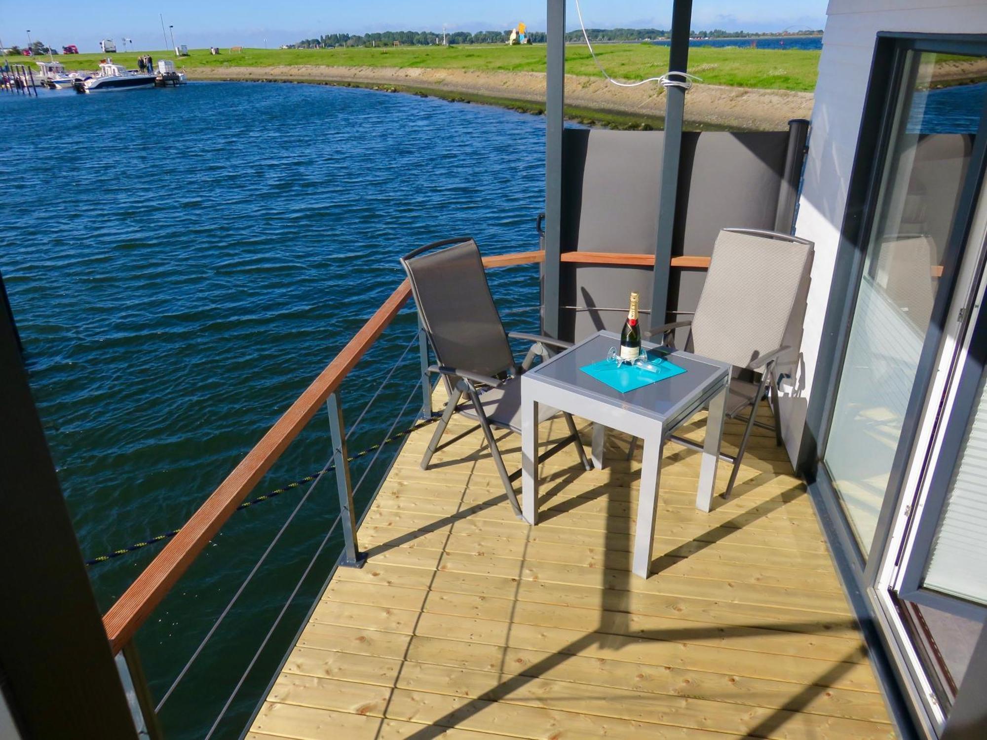 Hotel Hausboot Fehmarn Exterior foto